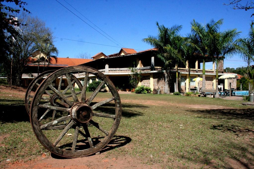 Pousada Fazenda Buracao 莫科卡 外观 照片